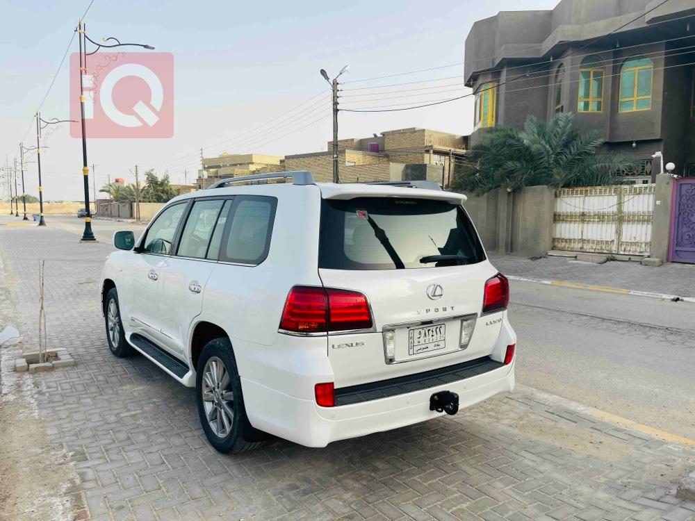Lexus LX